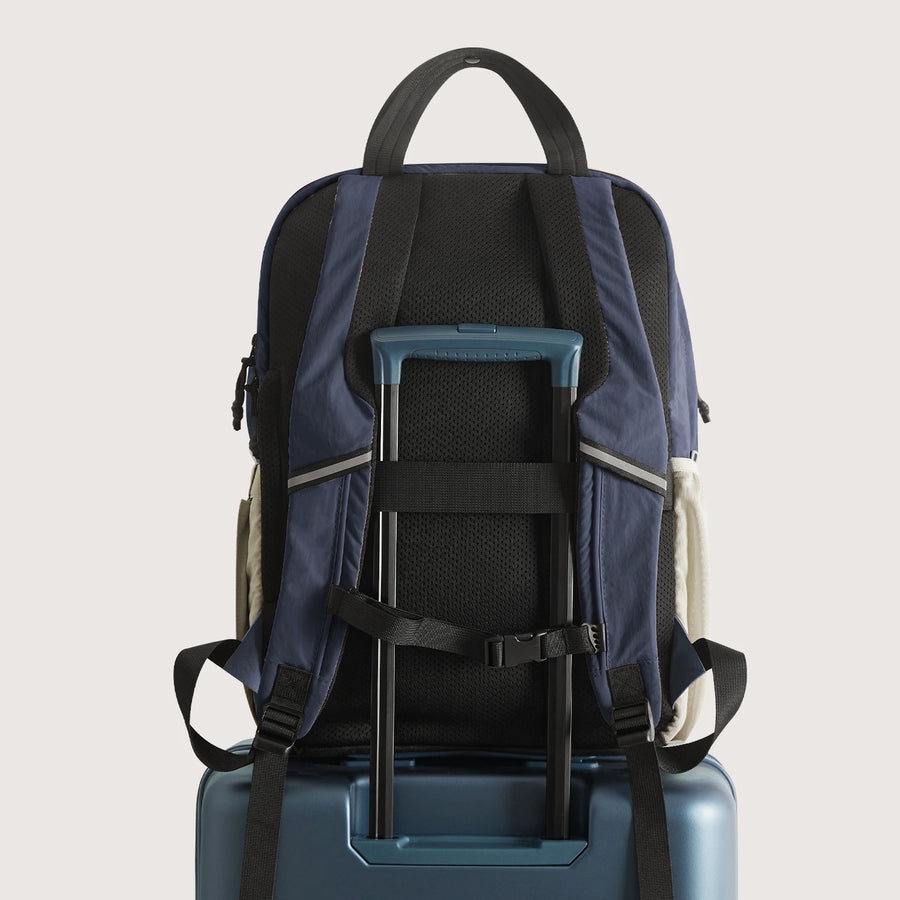 Paz 28L Backpack