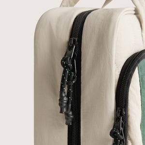 Paz Hanging Toiletry Bag