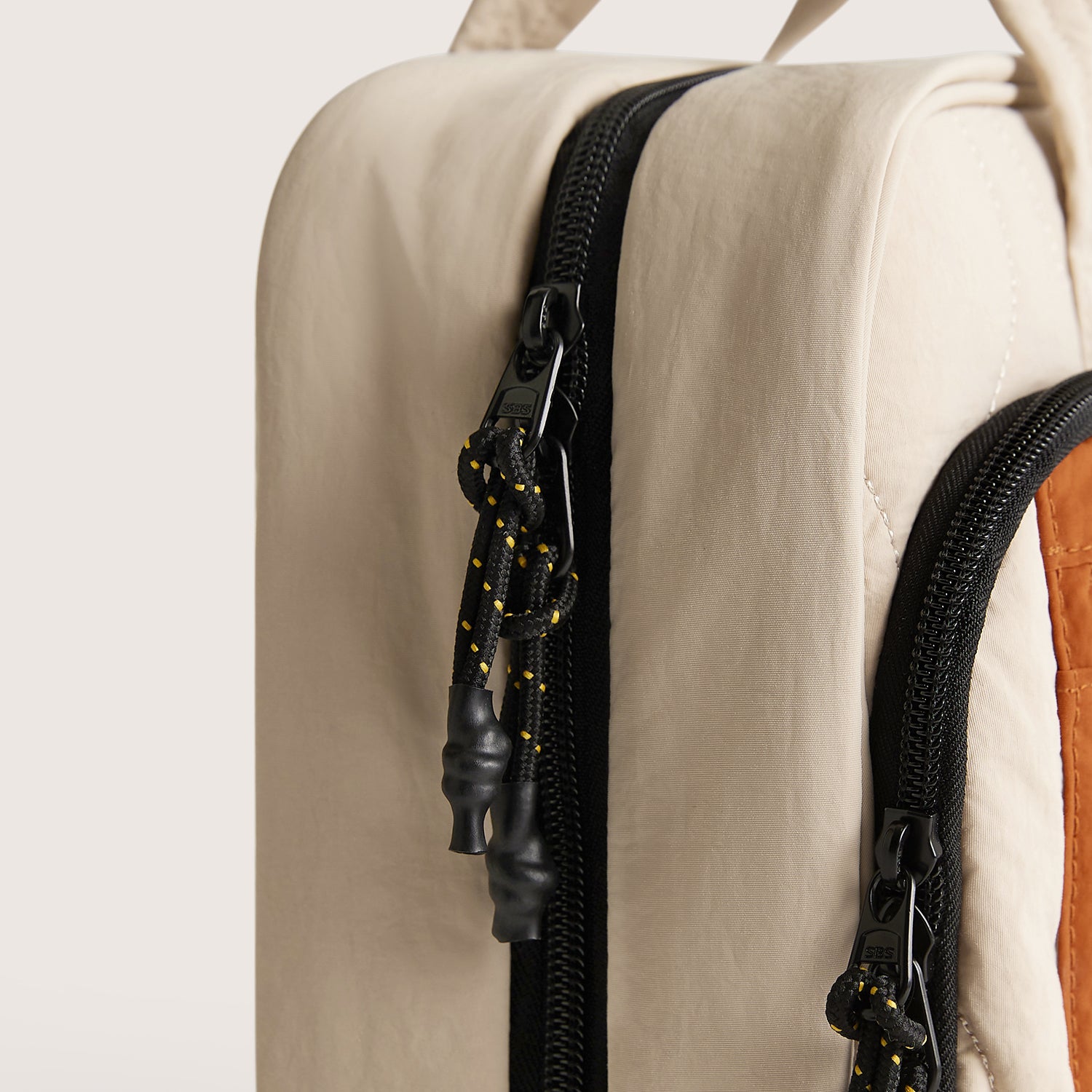 Paz Hanging Toiletry Bag